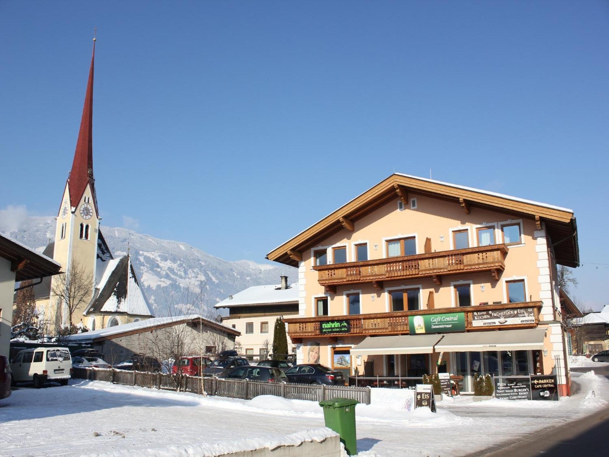 Spacious Apartment In Uderns Near Ski Area Exterior foto